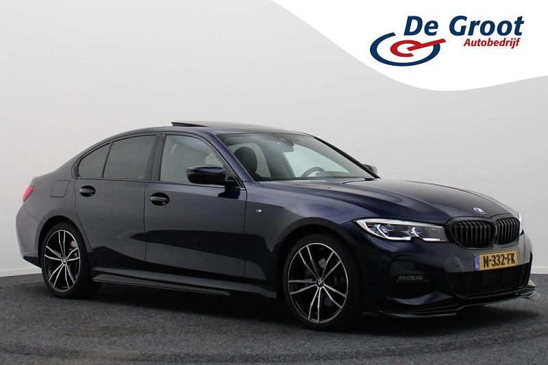 Blauw Occasion 2021 BMW 320e M Sport Sedan | € 34.950 (Eerlijke prijs) - Afbeelding 1/4