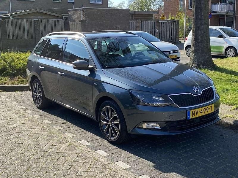 Grijs Occasion 2017 Skoda Fabia Drive Stationwagen | € 8.250 (Goede deal) - Afbeelding 1/4