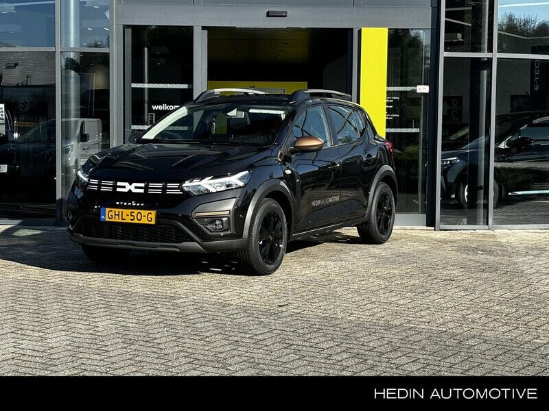Zwart Gebruikt 2024 Dacia Sandero Extreme Hatchback | € 20.845 (Eerlijke prijs) - Afbeelding 1/4