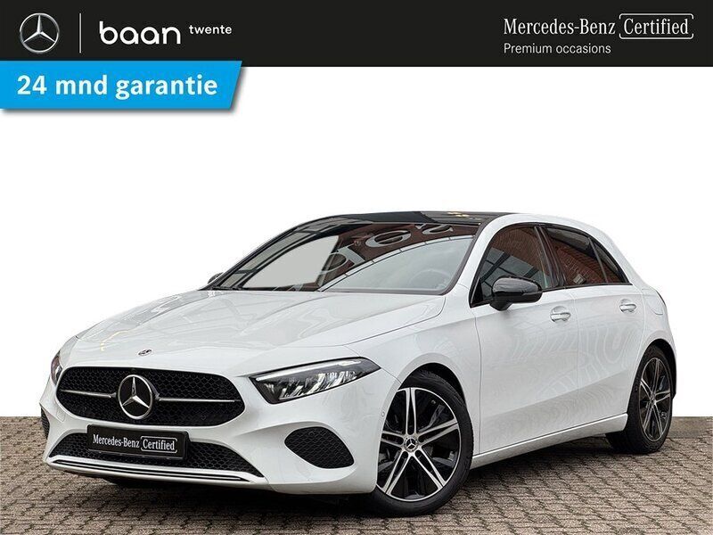 Wit Gebruikt 2024 Mercedes A180 Luxury Hatchback | € 38.800 (Duur) - Afbeelding 1/4