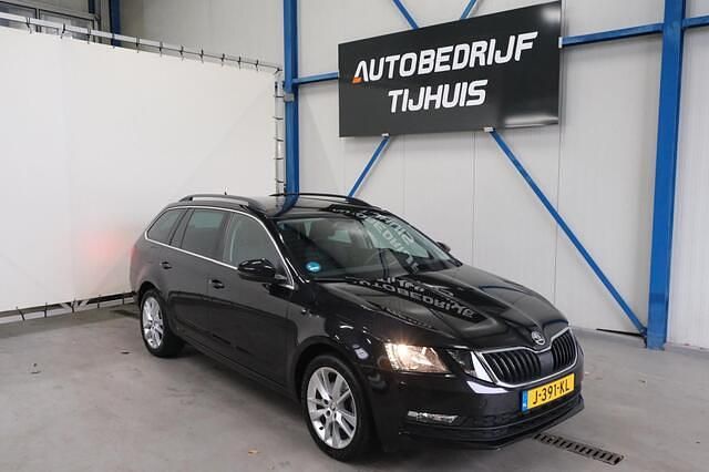 Zwart Occasion 2020 Skoda Octavia Business Line Stationwagen | € 15.750 (Eerlijke prijs) - Afbeelding 1/4