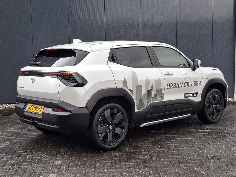 Nieuw Toyota Urban Cruiser Executive 127 kW (174 PK) 2026 Wit SUV