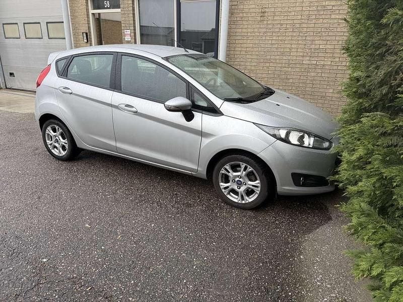 Occasion Ford Fiesta Titanium 80 PK (58 kW) 2013 Zilver Hatchback