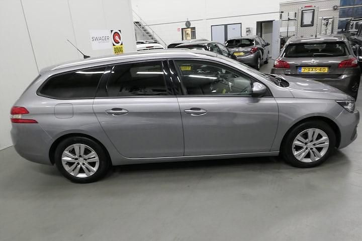 Occasion Peugeot 308 110 PK (80 kW) 2018 Grijs Hatchback