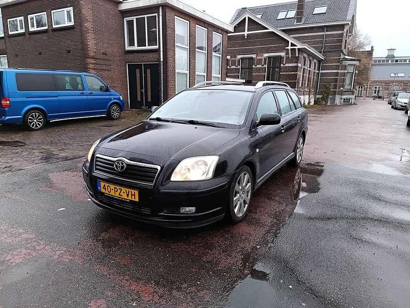 Zwart Occasion 2005 Toyota Avensis Luna Stationwagen | € 3.500 (Eerlijke prijs) - Afbeelding 1/4