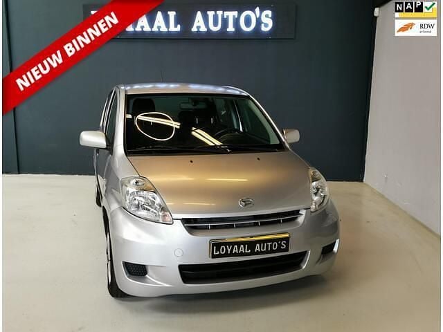 Grijs Gebruikt 2008 Daihatsu Sirion Hatchback | € 2.000 (Eerlijke prijs) - Afbeelding 1/4