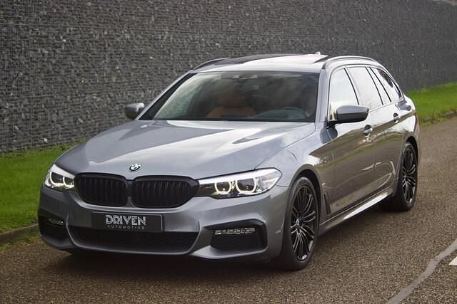 Grijs Gebruikt 2018 BMW 540 Executive Stationwagen | € 31.990 (Super prijs) - Afbeelding 1/4
