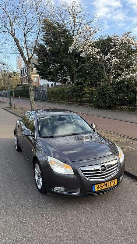 Gebruikt 2010 Opel Insignia Innovation Sedan | € 5.200 (Iets duurder) - Afbeelding 1/4