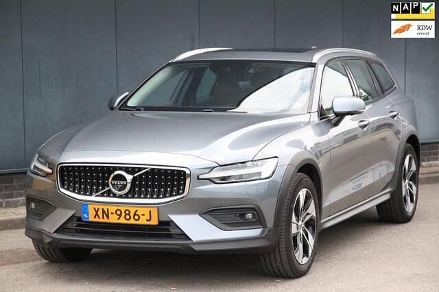 Grijs Gebruikt 2019 Volvo V60 CC Stationwagen | € 27.850 - Afbeelding 1/4