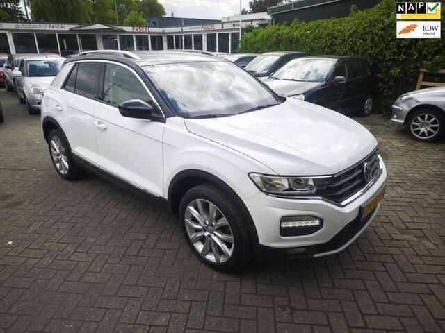 Wit Gebruikt 2019 VW T-Roc Style SUV | € 20.750 (Goede deal) - Afbeelding 1/4