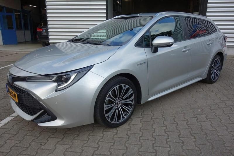 Zilver Gebruikt 2020 Toyota Corolla Team Stationwagen | € 24.600 (Eerlijke prijs) - Afbeelding 1/4