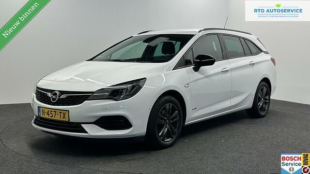 Wit Gebruikt 2022 Opel Astra Design & Tech Stationwagen | € 13.750 (Eerlijke prijs) - Afbeelding 1/4