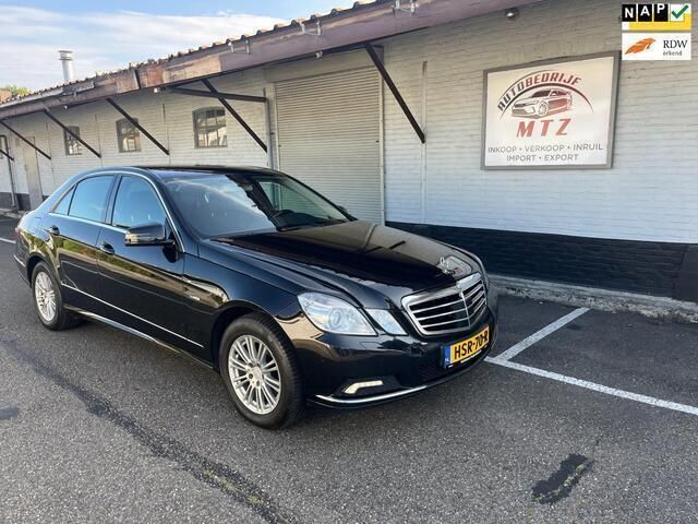 Zwart Gebruikt 2009 Mercedes E350 Elegance Sedan | € 7.999 (Duur) - Afbeelding 1/4