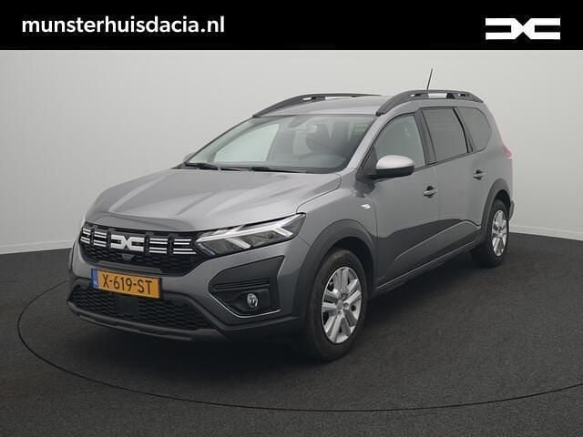 Grijs Gebruikt 2024 Dacia Jogger Expression MPV | € 21.750 (Eerlijke prijs) - Afbeelding 1/4