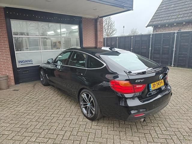 Occasion BMW 320 Executive 2016 Zwart Hatchback