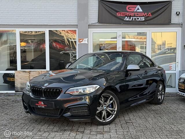 Zwart (metallic) Occasion 2016 BMW M240 Executive Coupé | € 25.950 - Afbeelding 1/4