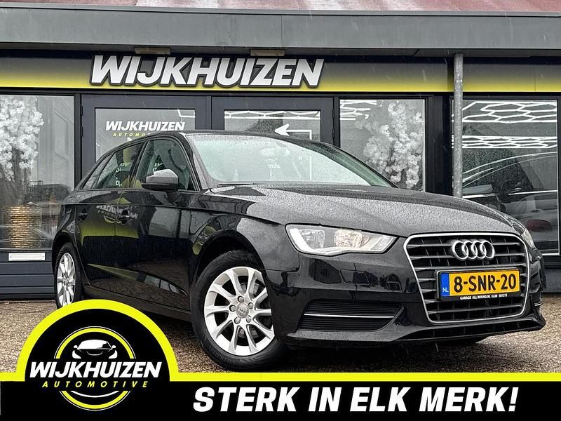 Zwart Gebruikt 2013 Audi A3 Sportback Attraction Hatchback | € 7.950 (Eerlijke prijs) - Afbeelding 1/4
