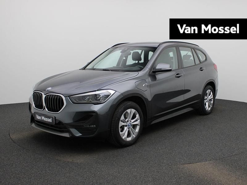 Grijs Occasion 2022 BMW X1 Executive SUV | € 24.900 (Goede deal) - Afbeelding 1/4