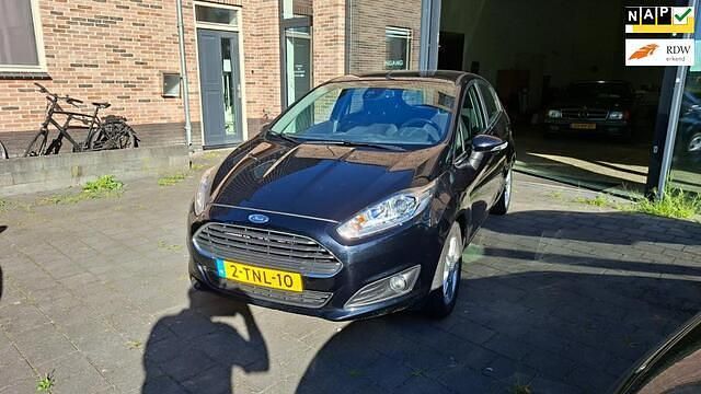 Zwart Gebruikt 2014 Ford Fiesta Titanium Hatchback | € 6.250 (Iets duurder) - Afbeelding 1/4