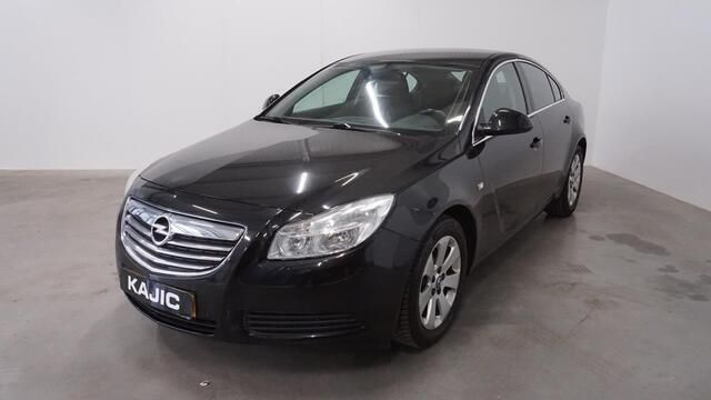 Zwart Gebruikt 2011 Opel Insignia Edition Hatchback | € 5.750 (Iets duurder) - Afbeelding 1/4
