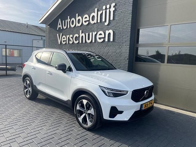Wit Gebruikt 2025 Volvo XC40 Plus SUV | € 43.950 (Goede deal) - Afbeelding 1/4