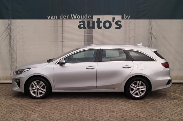 Grijs Gebruikt 2020 Kia Ceed Sportswagon Stationwagen | € 12.900 (Eerlijke prijs) - Afbeelding 1/4
