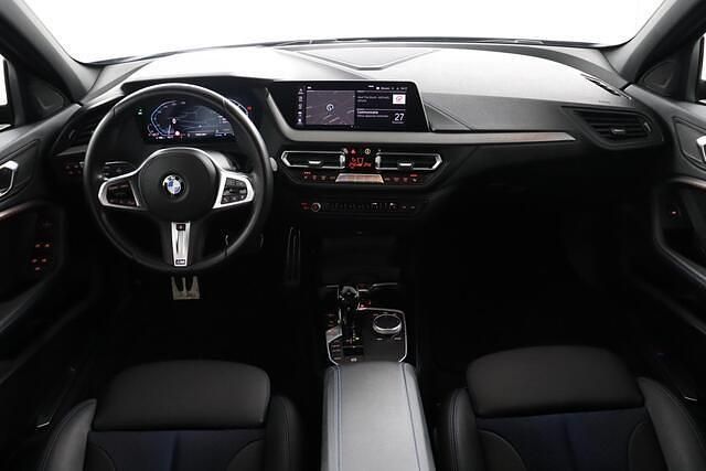 Occasion BMW 118 Executive 136 PK (100 kW) 2021 Zwart (metallic) Hatchback