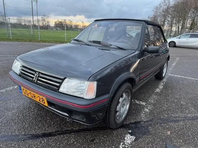 Zwart Gebruikt 1986 Peugeot 205 S Cabriolet | € 6.250 - Afbeelding 1/4
