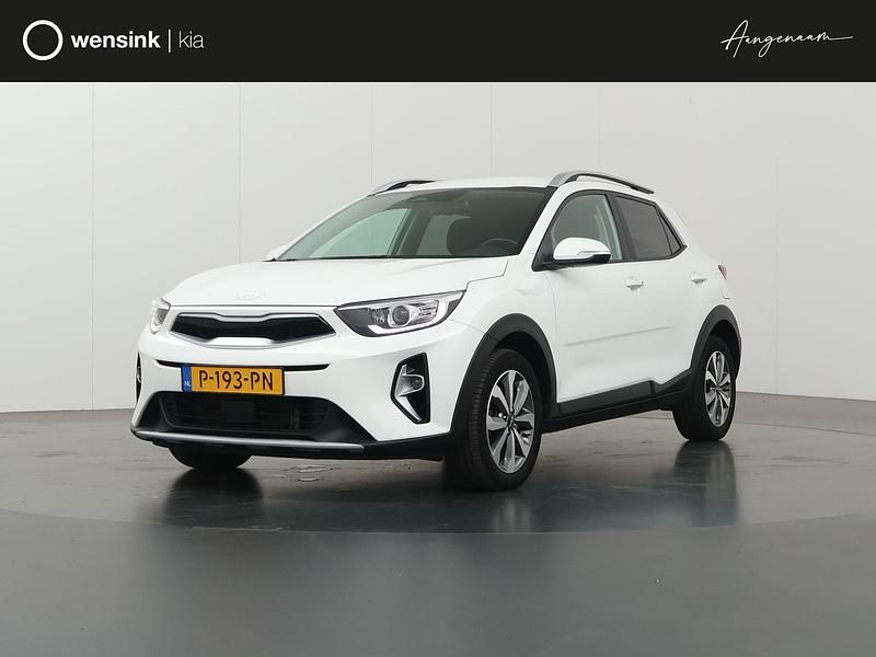 Wit Occasion 2022 Kia Stonic SUV | € 17.935 (Goede deal) - Afbeelding 1/4