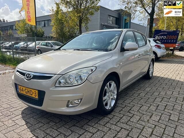 Grijs Gebruikt 2008 Hyundai i30 Dynamiq Hatchback | € 2.150 (Eerlijke prijs) - Afbeelding 1/4