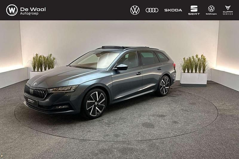 Grijs Gebruikt 2021 Skoda Octavia Style Stationwagen | € 25.895 (Duur) - Afbeelding 1/3