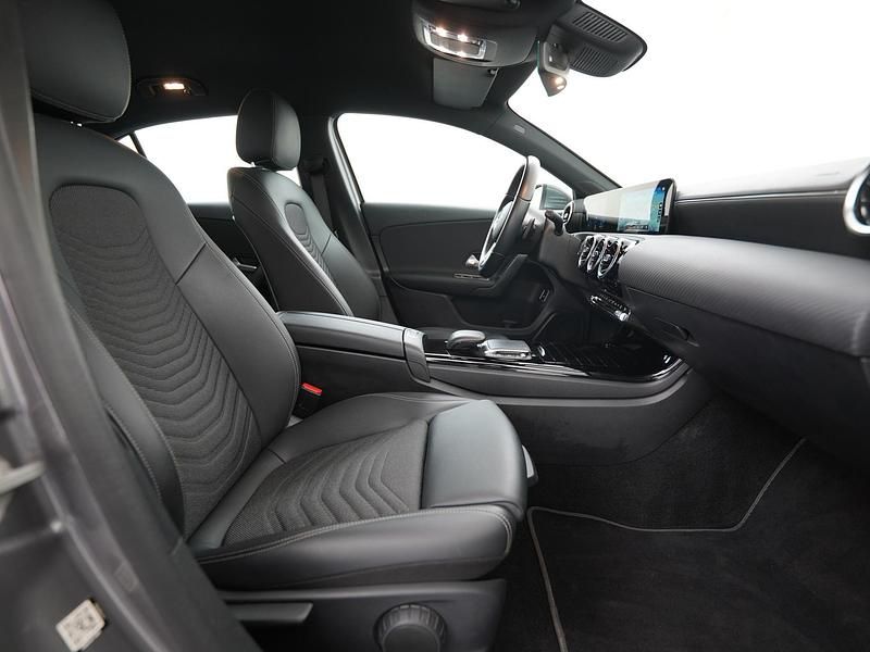 Occasion Mercedes A250 Business 2026 Grijs Hatchback