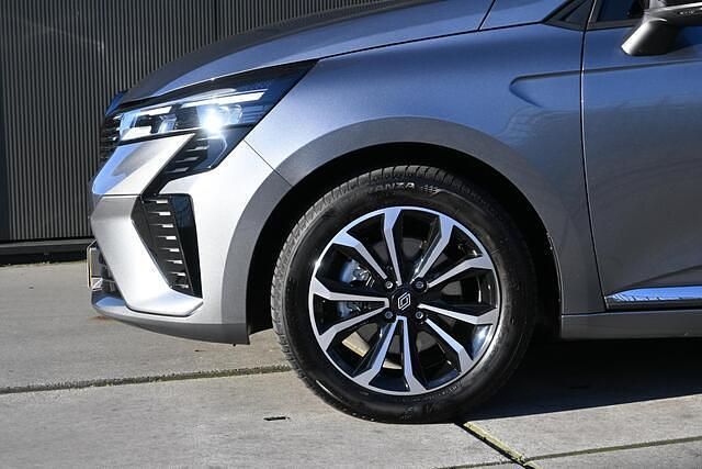 Occasion Renault Clio V Techno 143 PK (105 kW) 2024 Grijs Hatchback