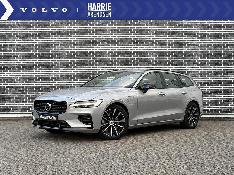 Grijs Gebruikt 2025 Volvo V60 Plus Stationwagen | € 50.194 (Iets duurder) - Afbeelding 1/4