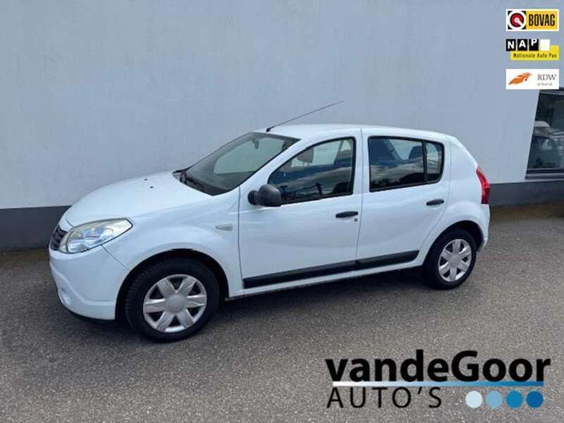 Wit Gebruikt 2010 Dacia Sandero Ambiance Hatchback | € 1.950 (Eerlijke prijs) - Afbeelding 1/4