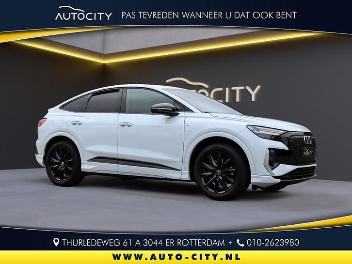 Wit Gebruikt 2022 Audi Q4 Sportback e-tron S-Line SUV | € 33.950 (Iets duurder) - Afbeelding 1/4