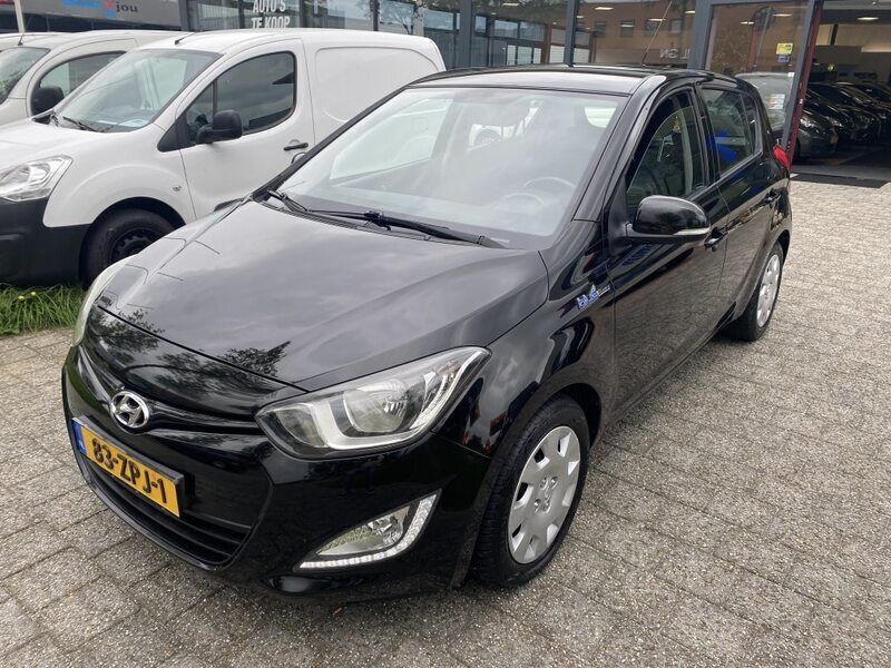 Zwart Gebruikt 2013 Hyundai i20 Hatchback | € 4.950 (Eerlijke prijs) - Afbeelding 1/3