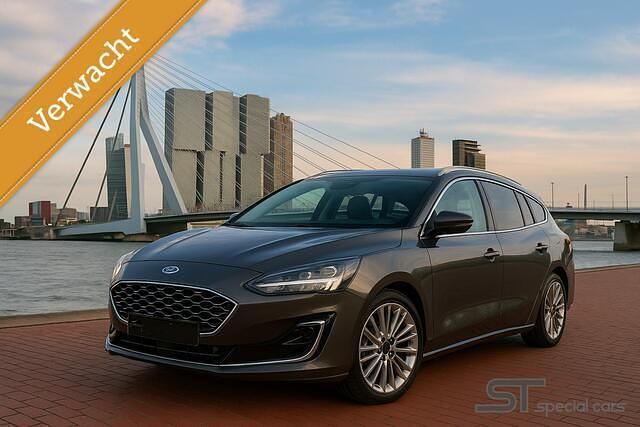 Grijs Gebruikt 2019 Ford Focus Vignale Hatchback | € 21.995 (Eerlijke prijs) - Afbeelding 1/4
