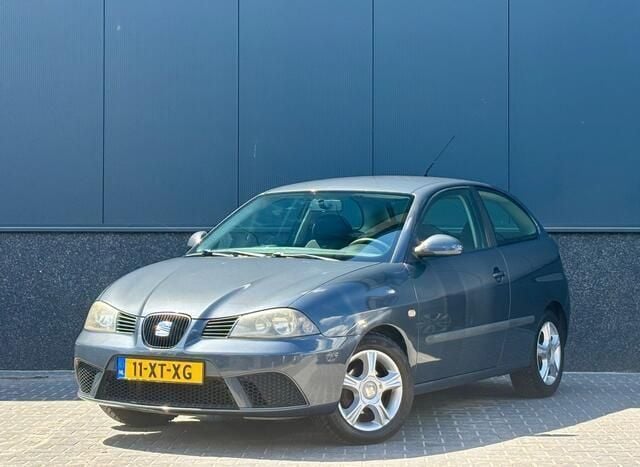 Grijs Gebruikt 2007 Seat Ibiza Hatchback | € 995 (Goede deal) - Afbeelding 1/4