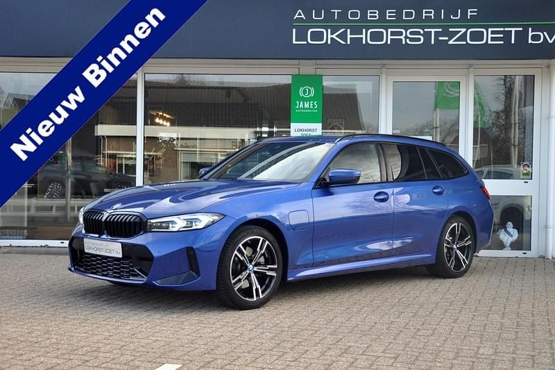 Occasion BMW 330e Basis 292 PK (214 kW) 2024 Blauw Stationwagen