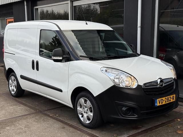 Occasion Opel Combo 90 PK (66 kW) 2013 Sedan