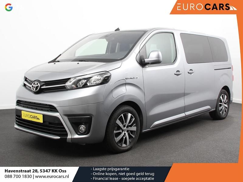 Grijs Occasion 2022 Toyota Proace Luxury MPV | € 32.990 (Duur) - Afbeelding 1/4