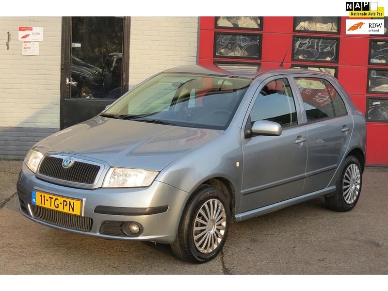 Occasion Skoda Fabia 75 PK (55 kW) 2006 Grijs (metallic) Hatchback