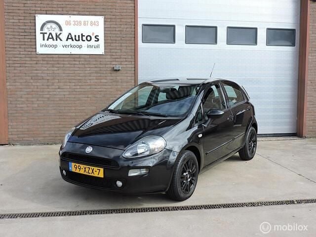 Zwart Gebruikt 2012 Fiat Punto Evo Easy Hatchback | € 3.299 (Eerlijke prijs) - Afbeelding 1/3
