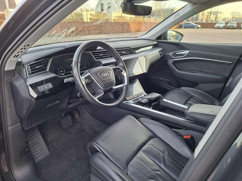 Occasion Audi e-tron Advanced Plus 300 kW (408 PK) 2019 Grijs (metallic) SUV