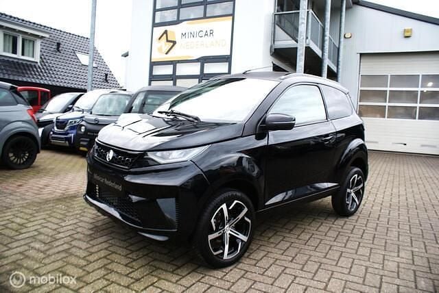Zwart Nieuw 2025 Aixam Crossover Premium SUV | € 17.950 - Afbeelding 1/4