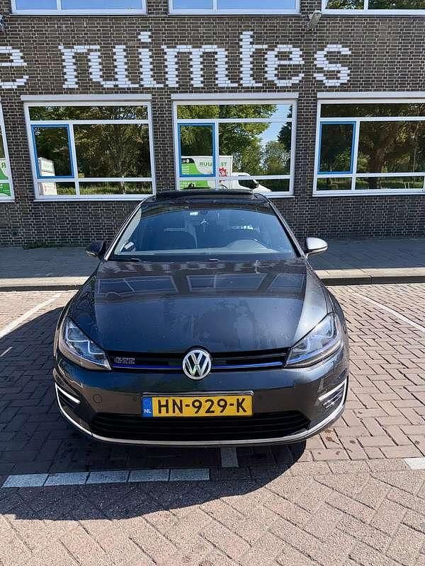Zwart Gebruikt 2015 VW Golf VII GTE Stationwagen | € 12.000 (Eerlijke prijs) - Afbeelding 1/4