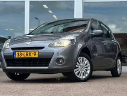Grijs, metallic lak Gebruikt 2010 Renault Clio II Collection Hatchback | € 3.444 (Eerlijke prijs)