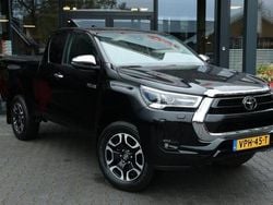 Zwart Gebruikt 2022 Toyota HiLux Comfort Pickup | € 32.995 (Goede deal)