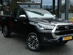 Zwart Gebruikt 2022 Toyota HiLux Comfort Pickup | € 34.995 (Goede deal)